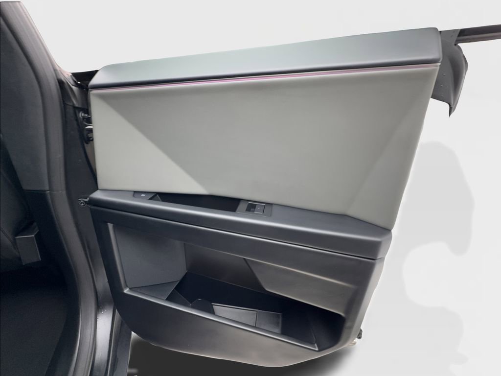 Used 2025 Tesla Cybertruck AWD Crew Cab image 30