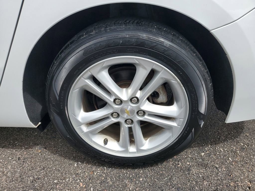 Used 2018 Chevrolet Cruze LT FWD image 28