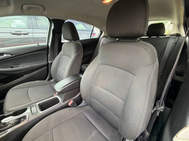 Used 2017 Chevrolet Cruze LT w/ Convenience Package FWD image 19