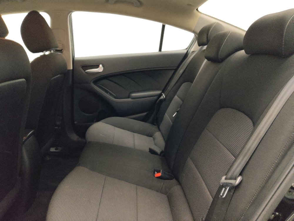 Used 2018 Kia Forte LX w/ LX Rear Camera Package image 18