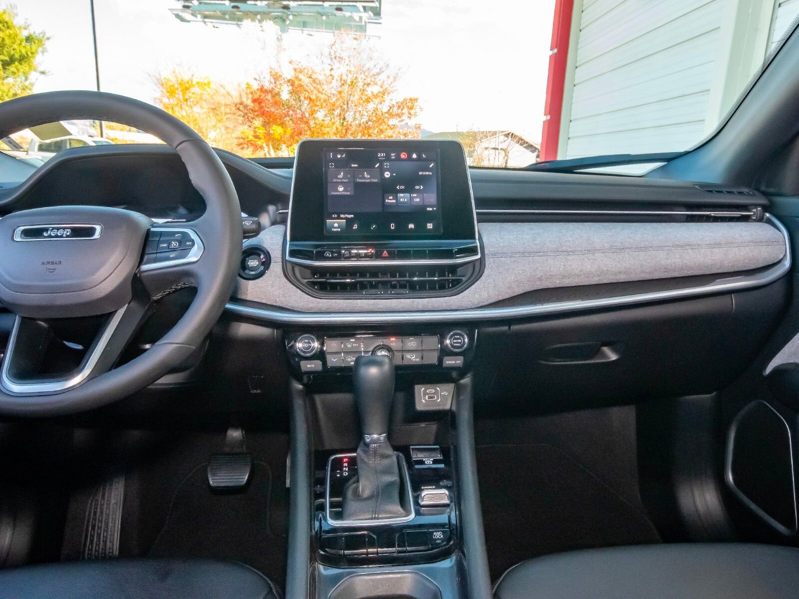 Used 2025 Jeep Compass Latitude image 22