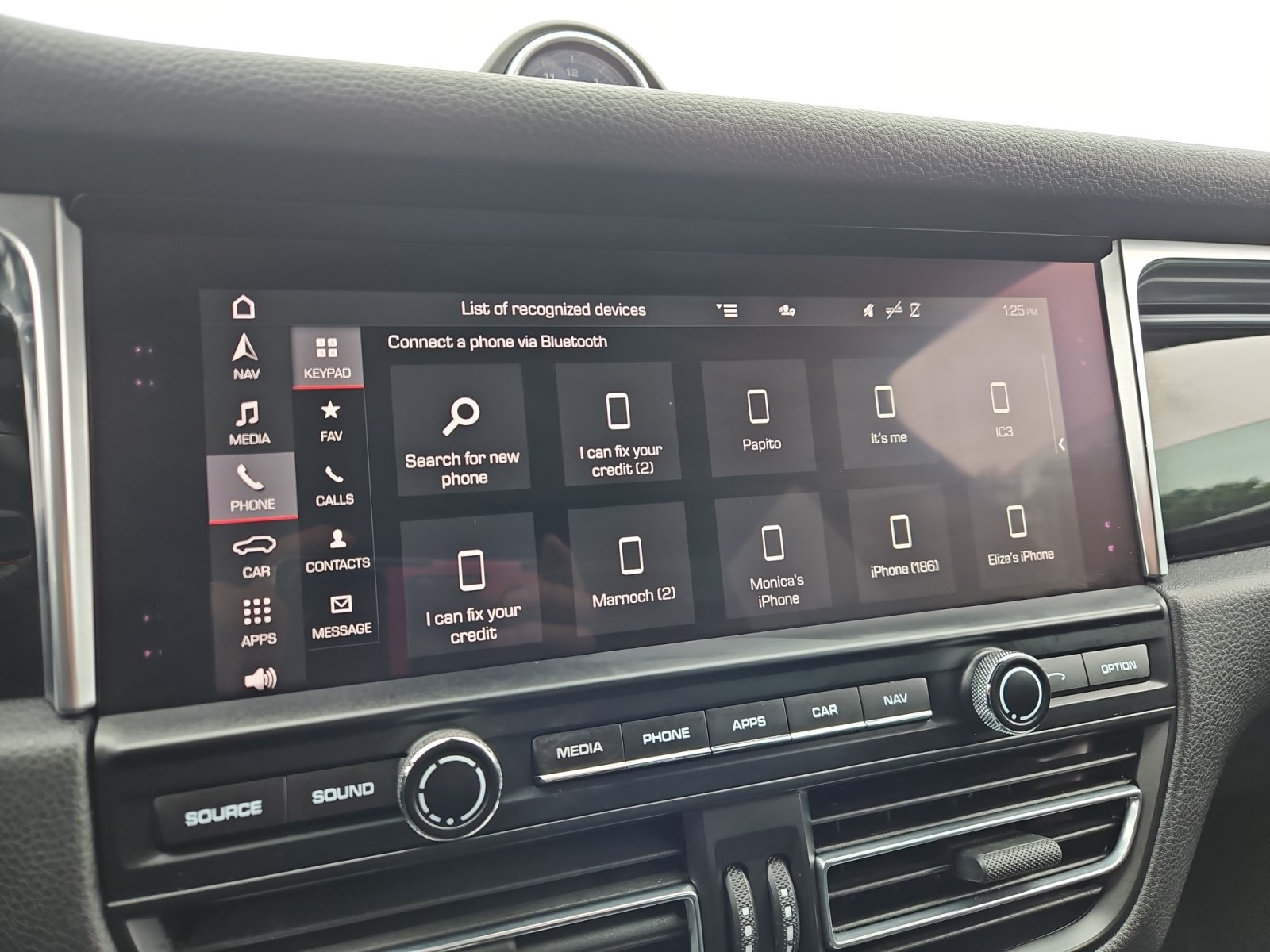 Used 2020 Porsche Macan AWD/4WD image 21