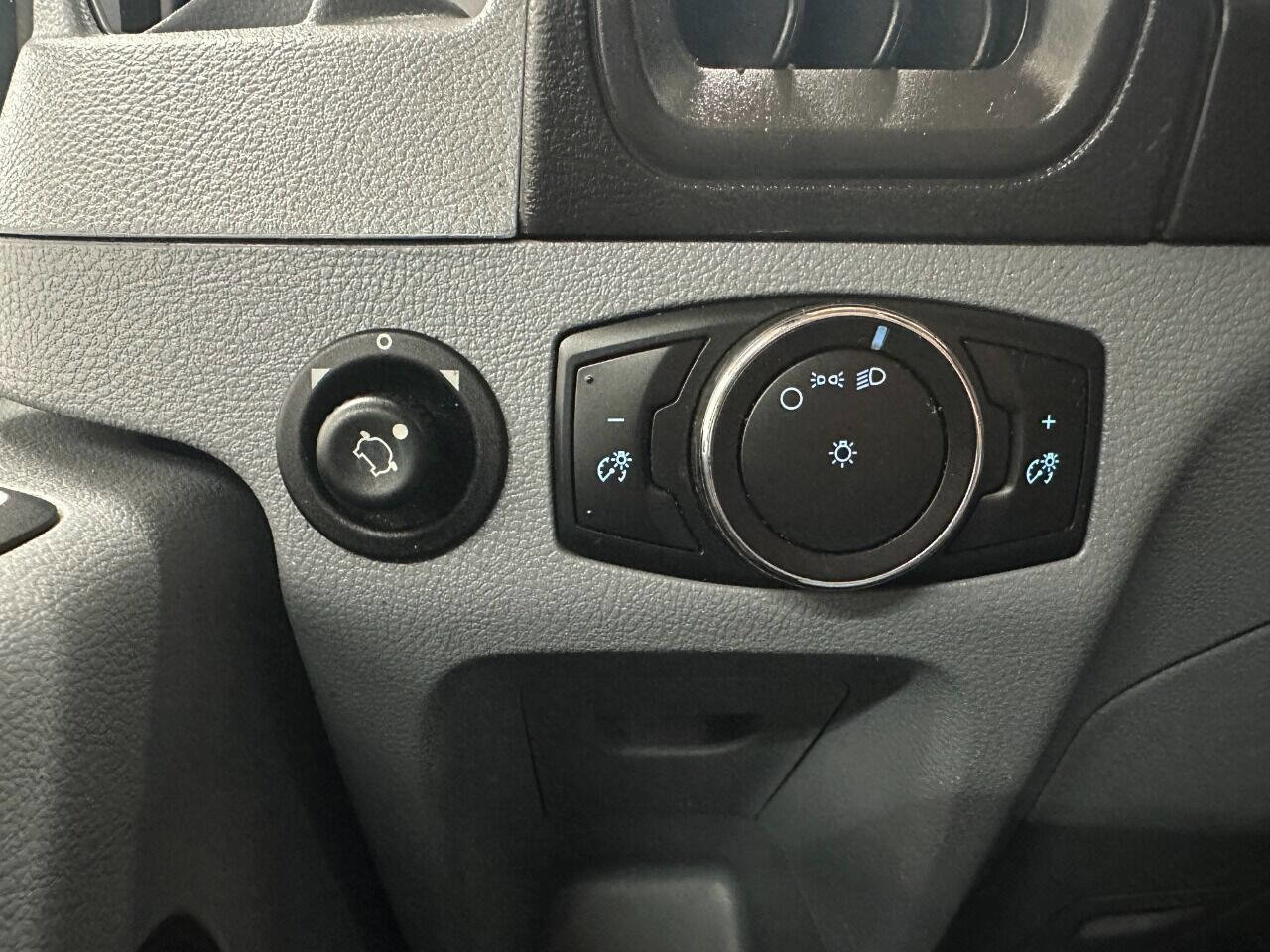 Used 2015 Ford Transit 250 130 Low Roof w/ Exterior Upgrade Package image 12