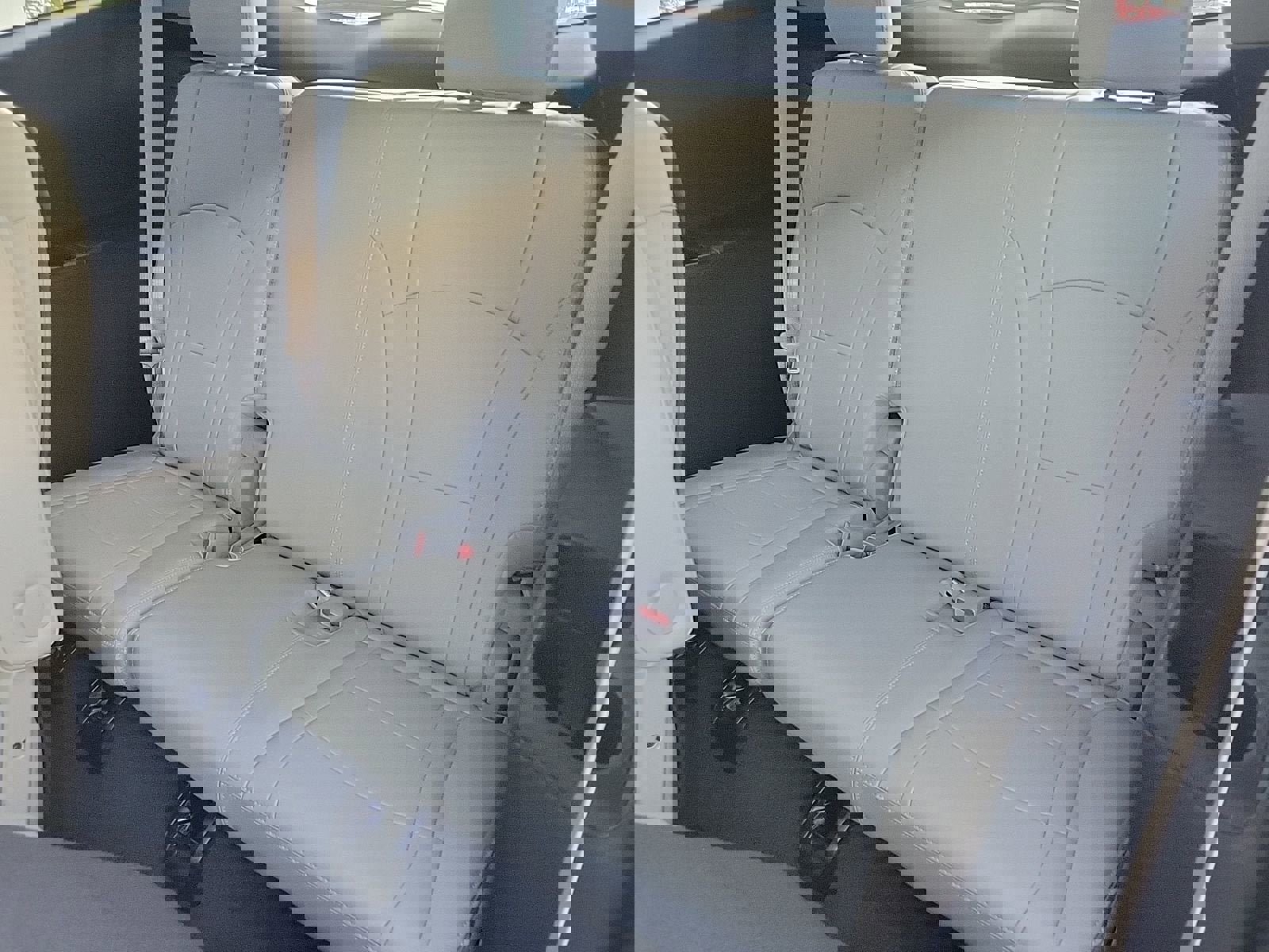 Used 2021 Buick Enclave Essence w/ Sound and Sites Package image 28