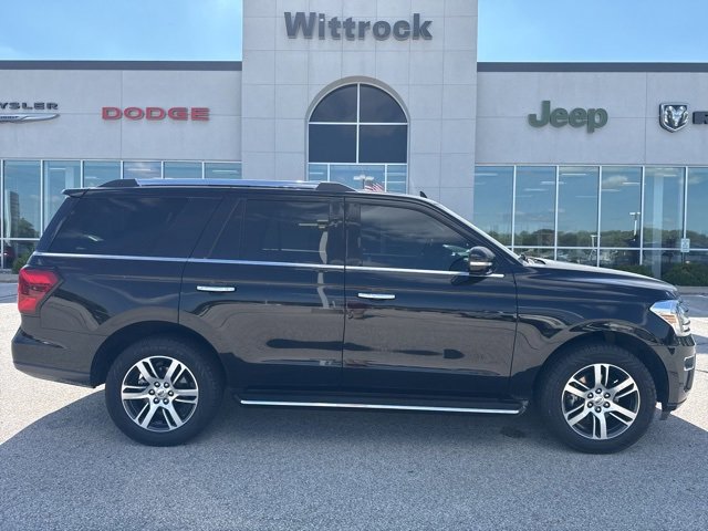 Used 2022 Ford Expedition Limited image 9
