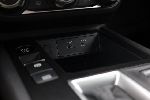 Used 2025 Nissan Kicks SV image 21