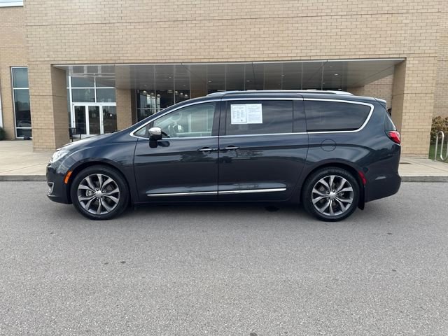 Used 2020 Chrysler Pacifica Limited w/ Tire & Wheel Group