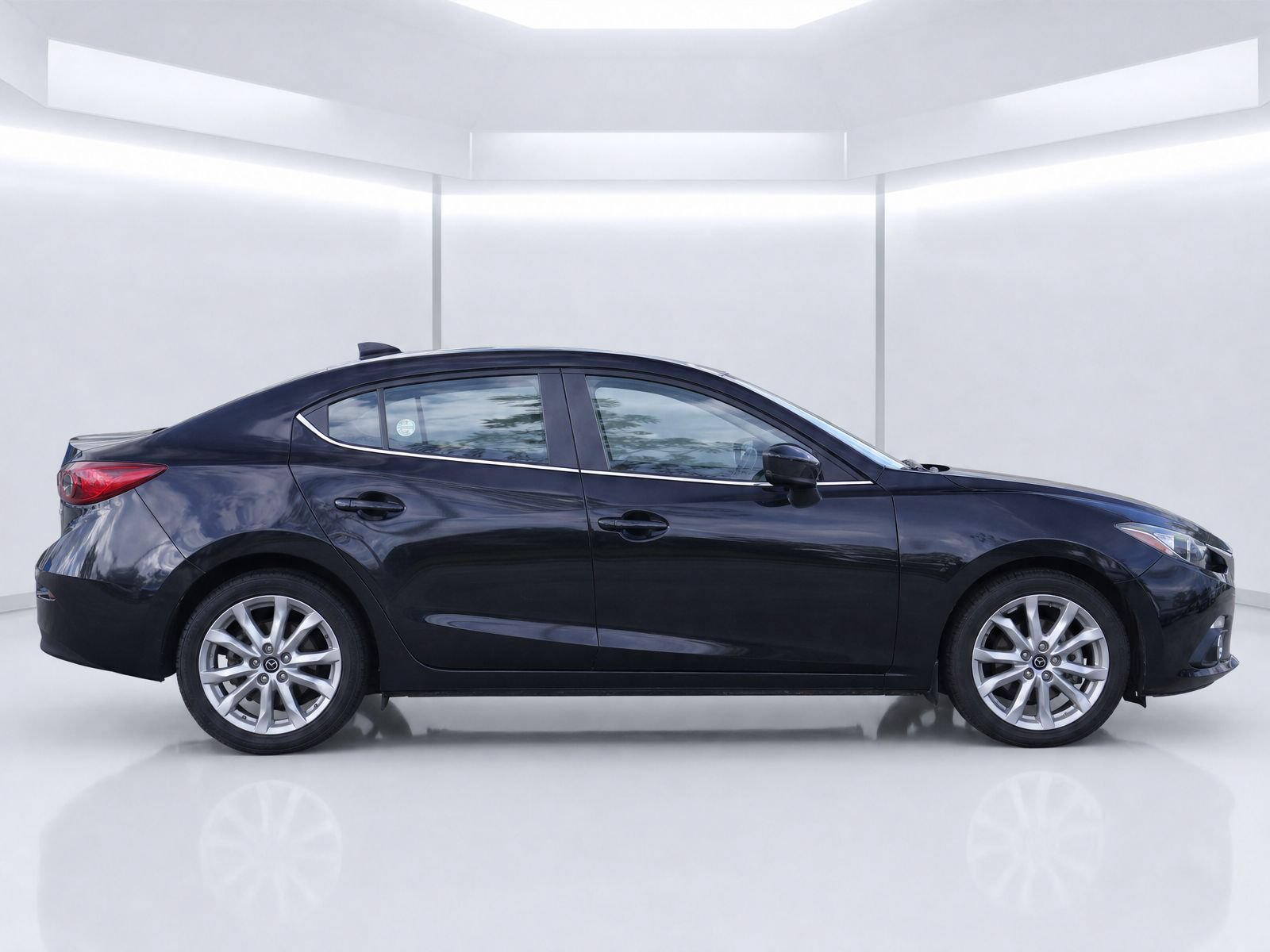 Used 2016 MAZDA MAZDA3 i Sport w/ Preferred Equipment Package FWD image 8