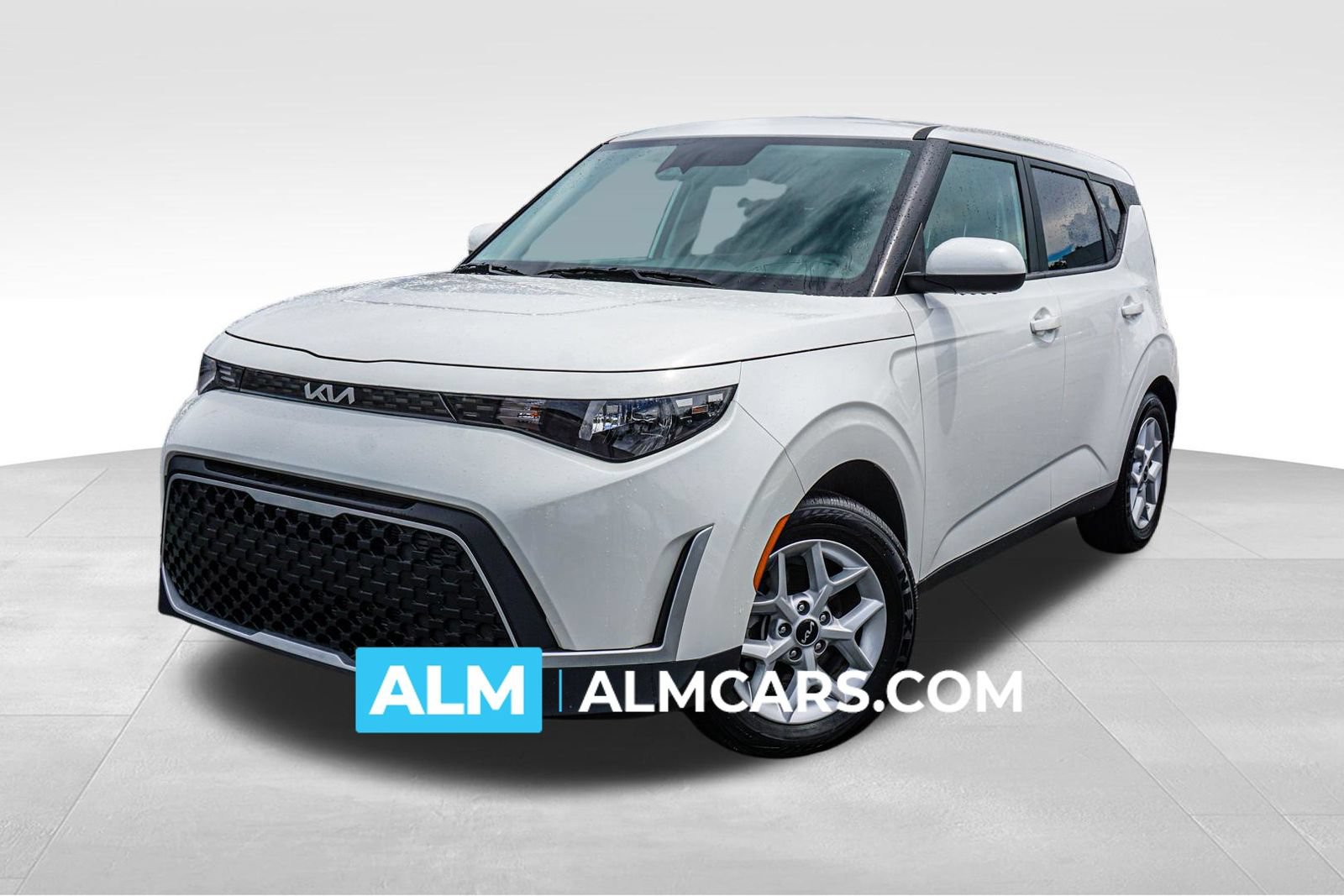 Used 2025 Kia Soul LX w/ LX Technology Package FWD image 1
