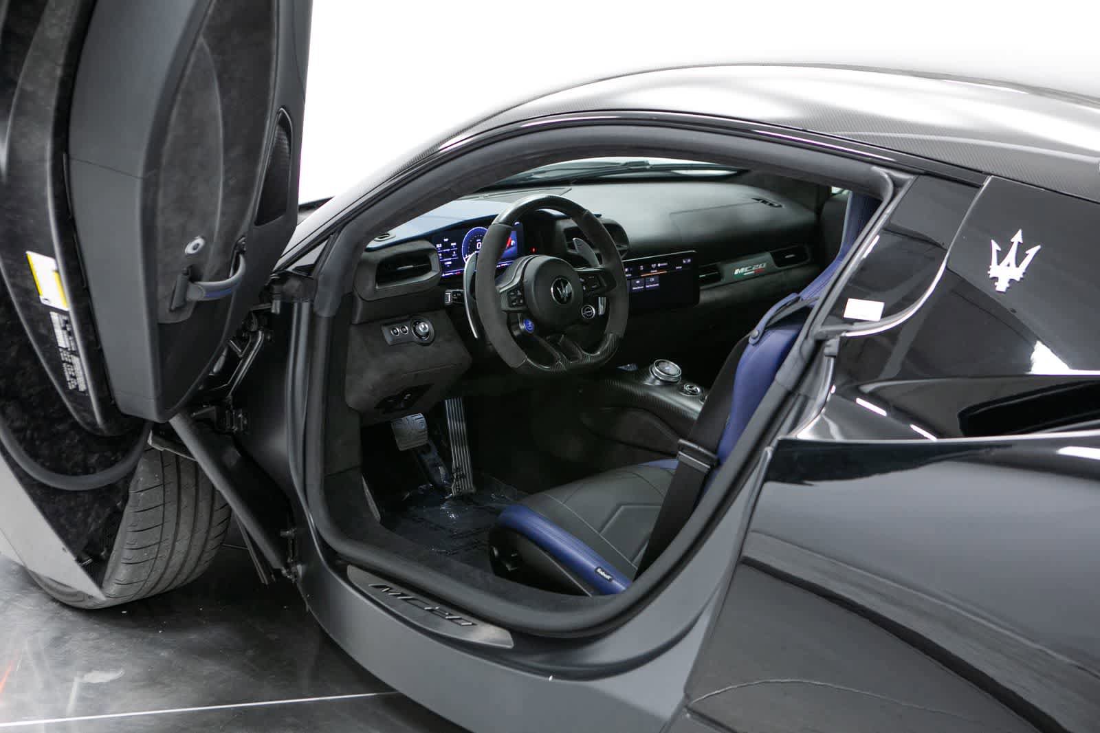 Used 2023 Maserati MC20 Coupe RWD image 32