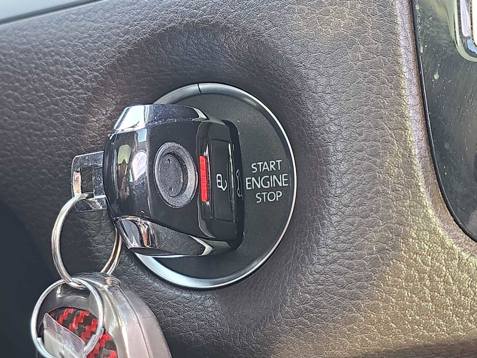 Used 2014 Volkswagen Touareg Lux image 24