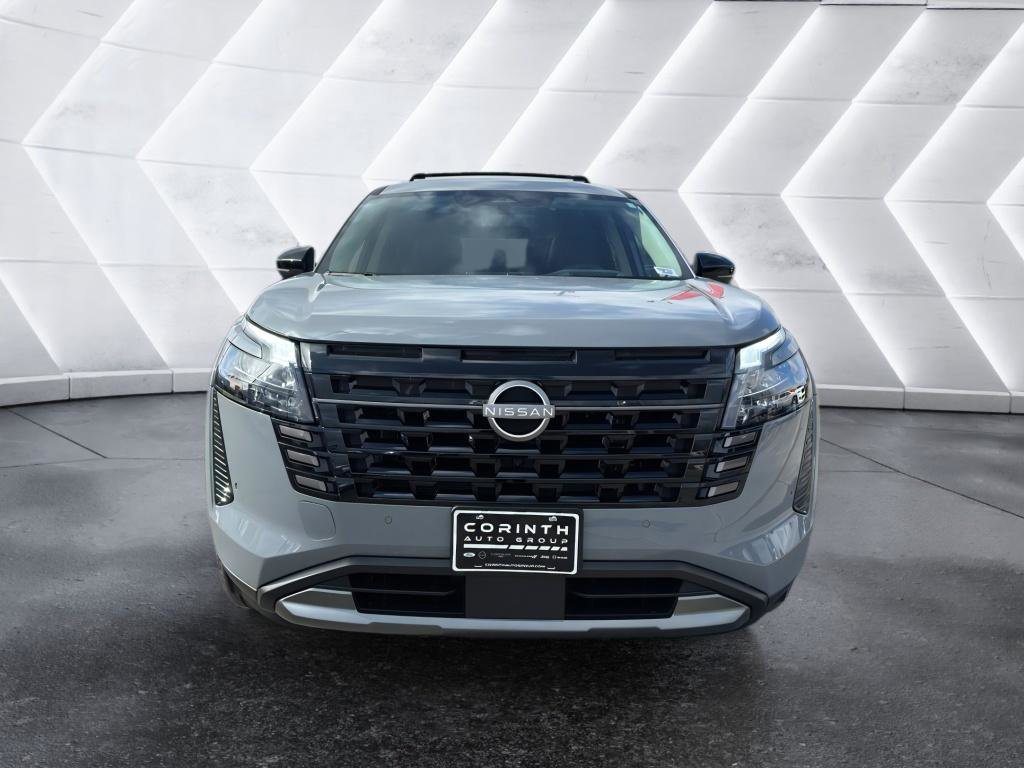 New 2026 Nissan Pathfinder Platinum FWD image 2