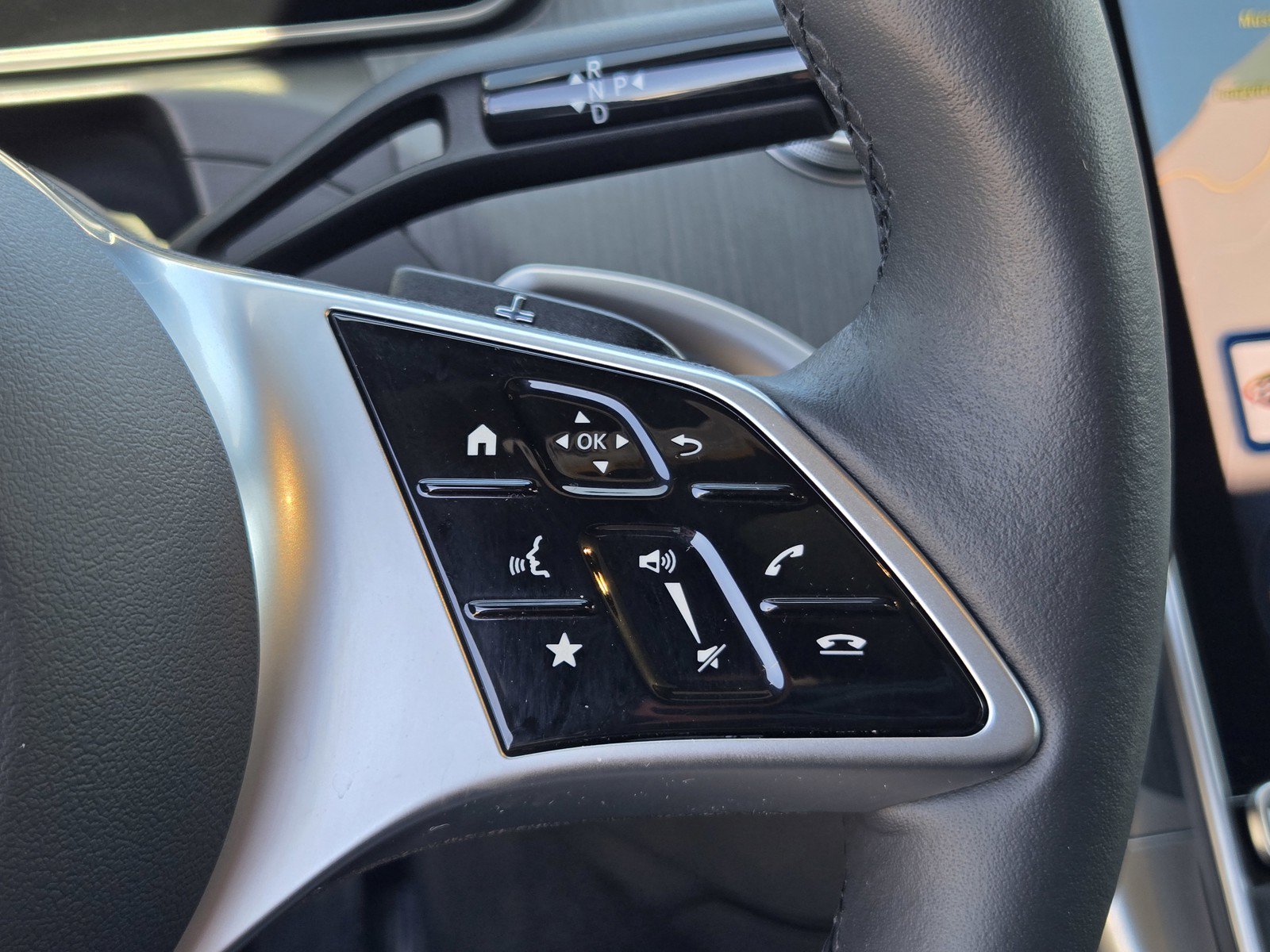 Used 2025 Mercedes-Benz C 300 Sedan image 22