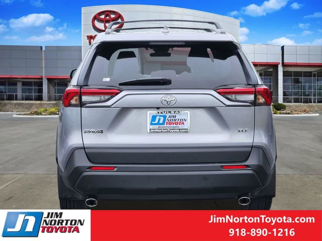 Used 2025 Toyota RAV4 XLE w/ Convenience Package FWD image 7