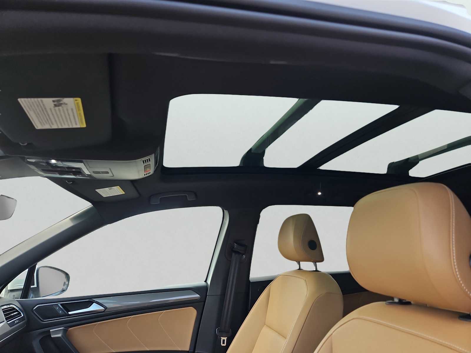 Certified 2023 Volkswagen Tiguan SE w/ Panoramic Sunroof Package image 15