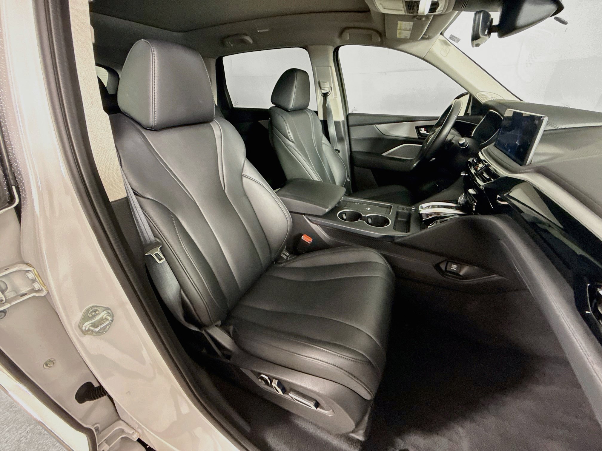 Used 2025 Acura MDX SH-AWD image 38