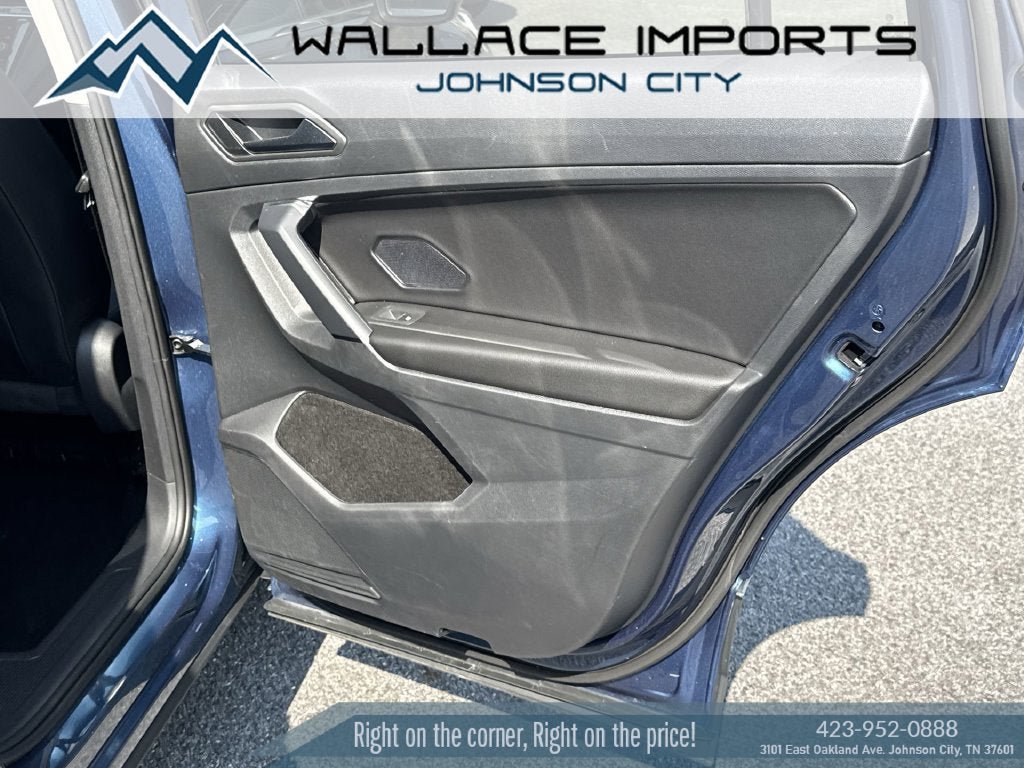 Used 2020 Volkswagen Tiguan SEL FWD image 38