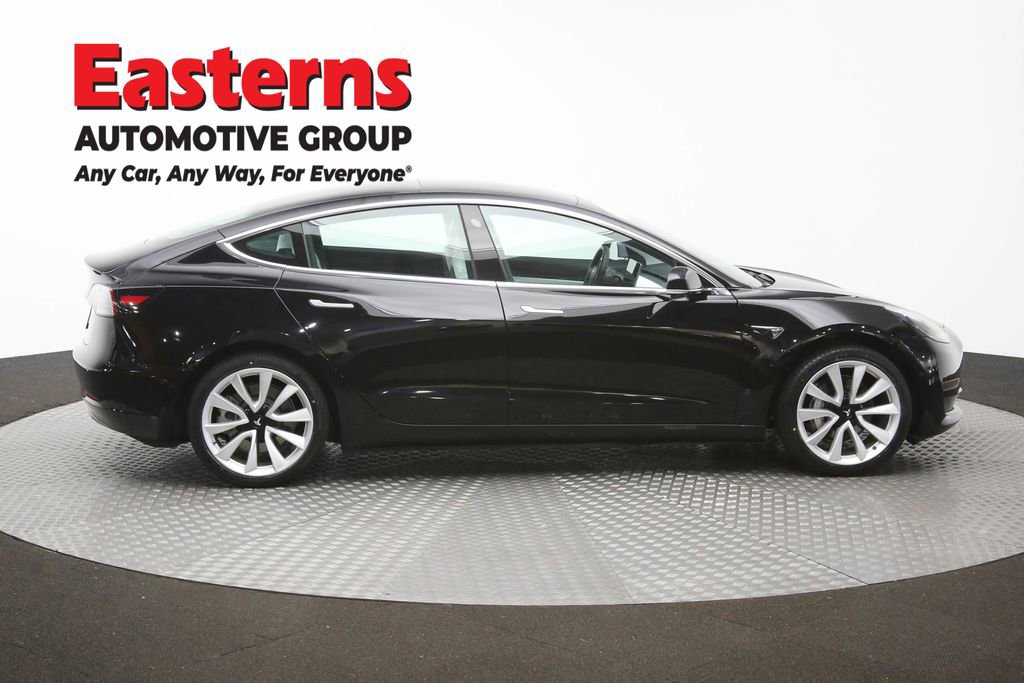 Used 2019 Tesla Model 3 Standard Range Plus image 4
