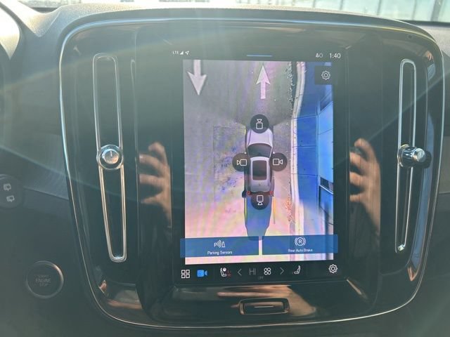 Certified 2025 Volvo XC40 B5 Plus AWD/4WD image 24