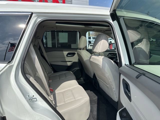 Used 2023 Nissan Rogue SL w/ SL Premium Package AWD/4WD image 16