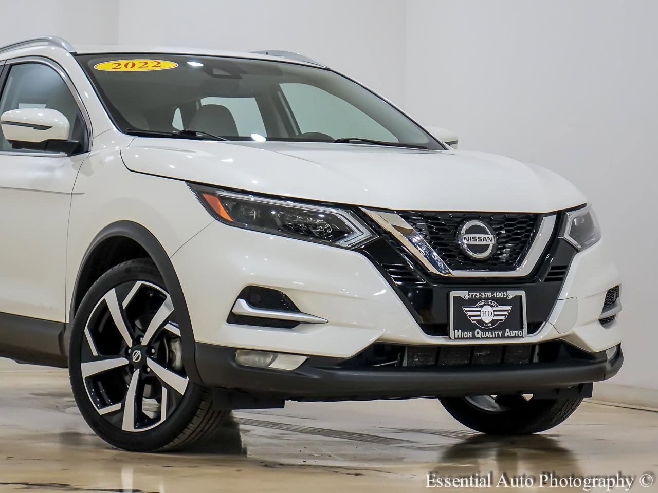 Used 2022 Nissan Rogue Sport SL w/ Premium Package AWD/4WD image 2