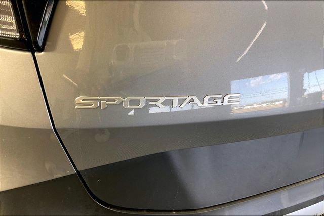Used 2025 Kia Sportage LX FWD image 22