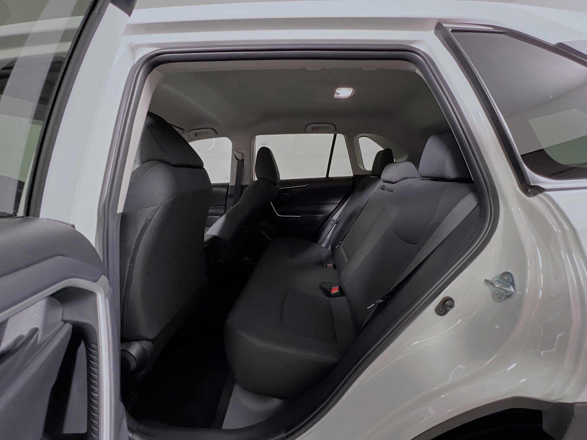 Used 2024 Toyota RAV4 LE image 29