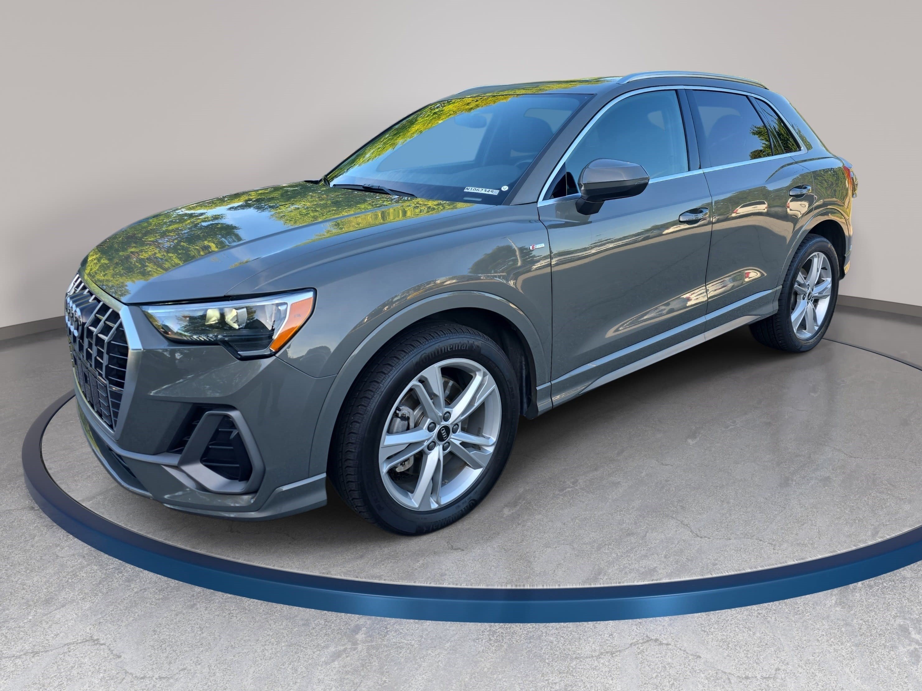Used 2022 Audi Q3 2.0T Premium w/ Convenience Package AWD/4WD image 1