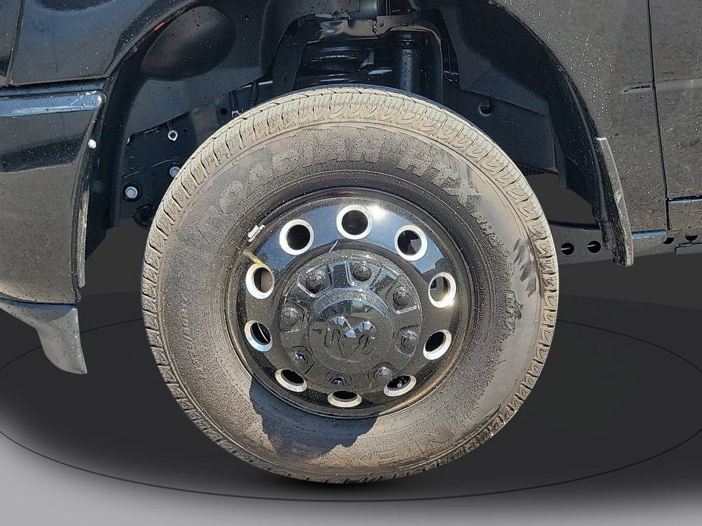 New 2026 RAM 3500 Big Horn AWD/4WD image 9