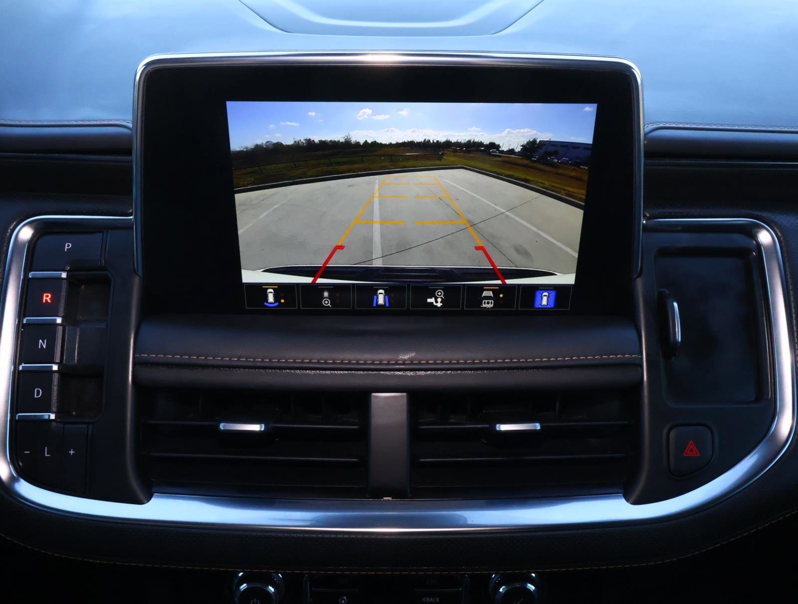 Used 2023 GMC Yukon AT4 w/ AT4 Premium Package image 32