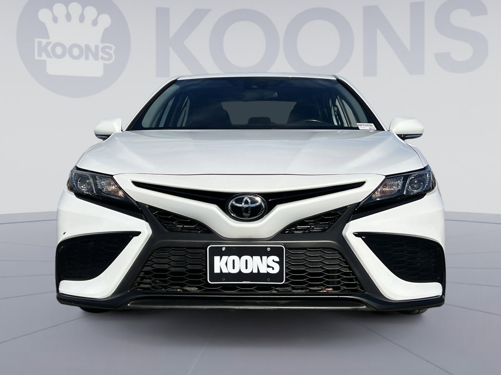 Used 2022 Toyota Camry SE image 11
