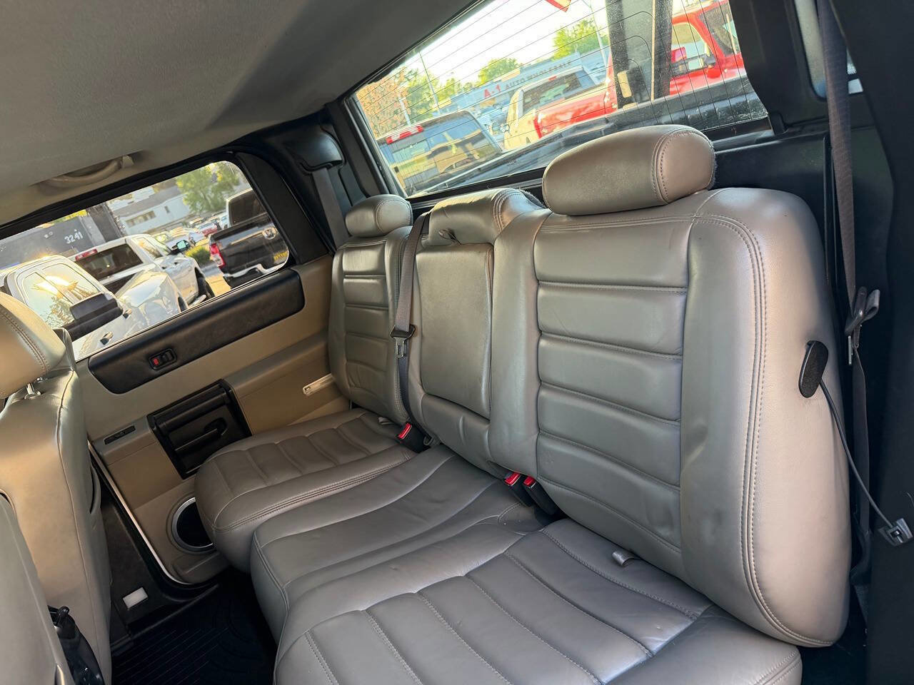 Used 2005 HUMMER H2 SUT w/ Preferred Equipment Group AWD/4WD image 22