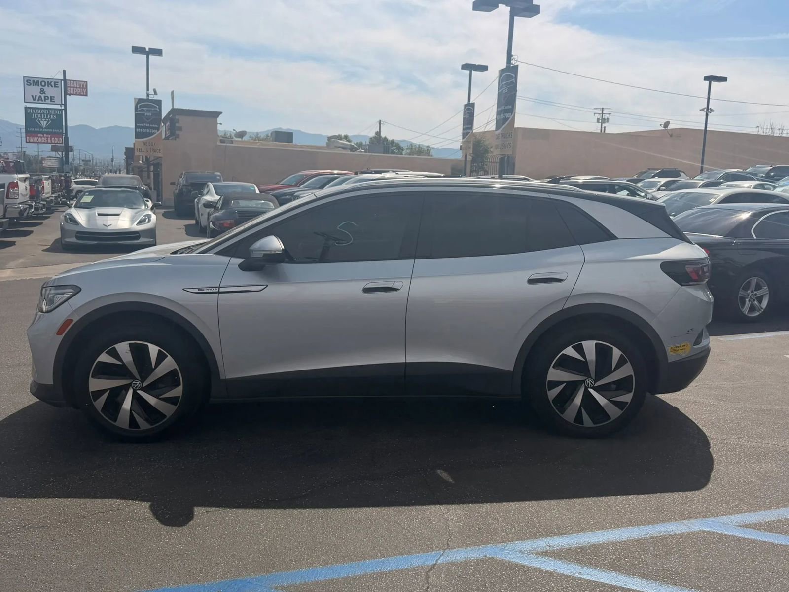 Used 2021 Volkswagen ID.4 Pro S w/ Gradient Package AWD/4WD image 4
