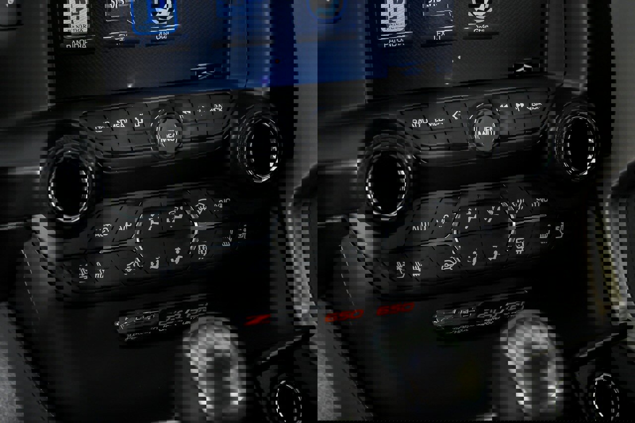 Used 2015 Chevrolet Corvette Z06 w/ Z07 Performance Package image 32