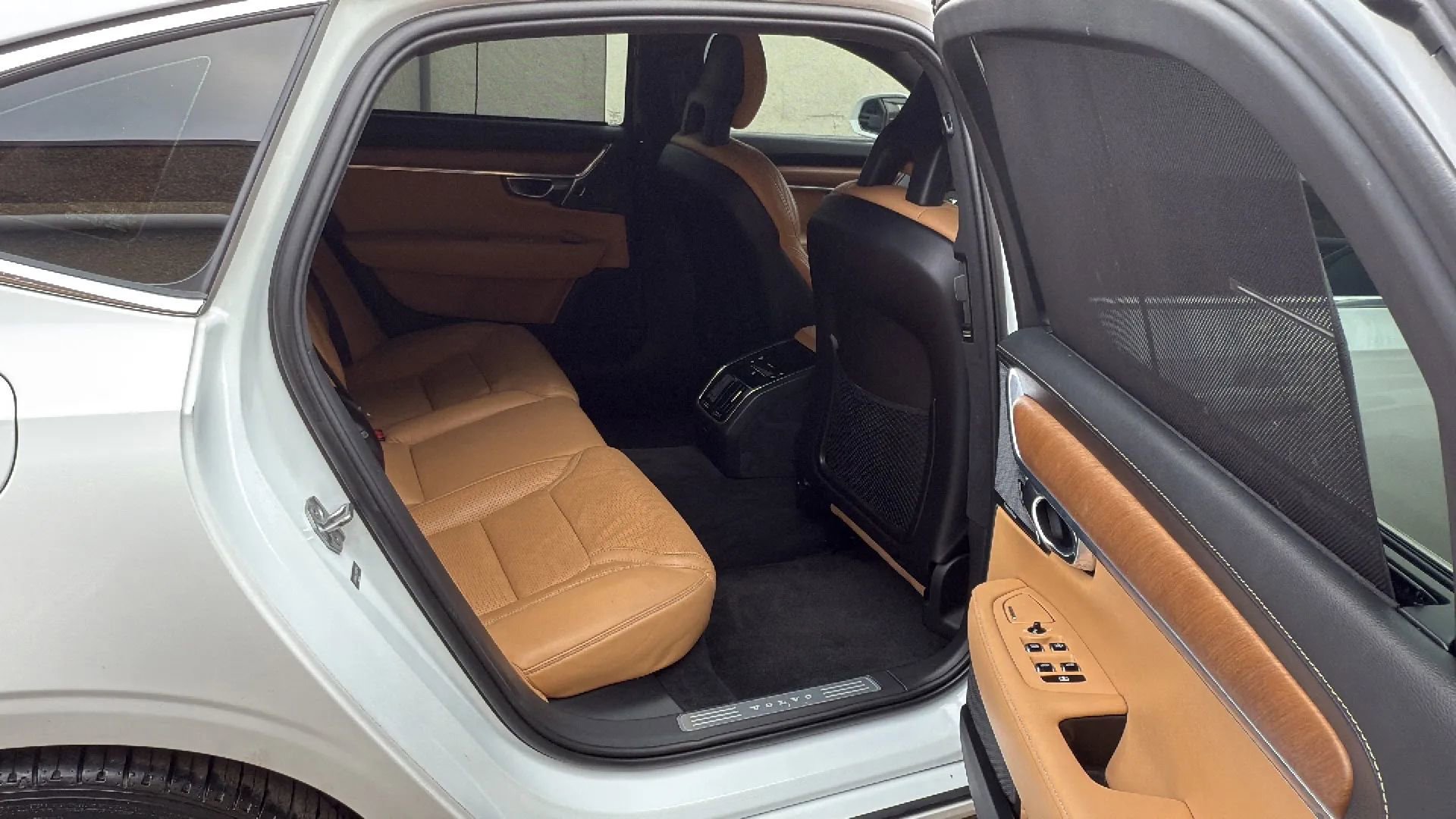 Used 2018 Volvo S90 T6 Inscription w/ Luxury Package image 25