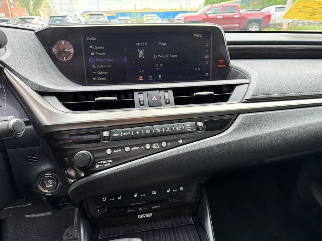Used 2019 Lexus ES 350 Ultra Luxury w/ Accessory Package 2 FWD image 19