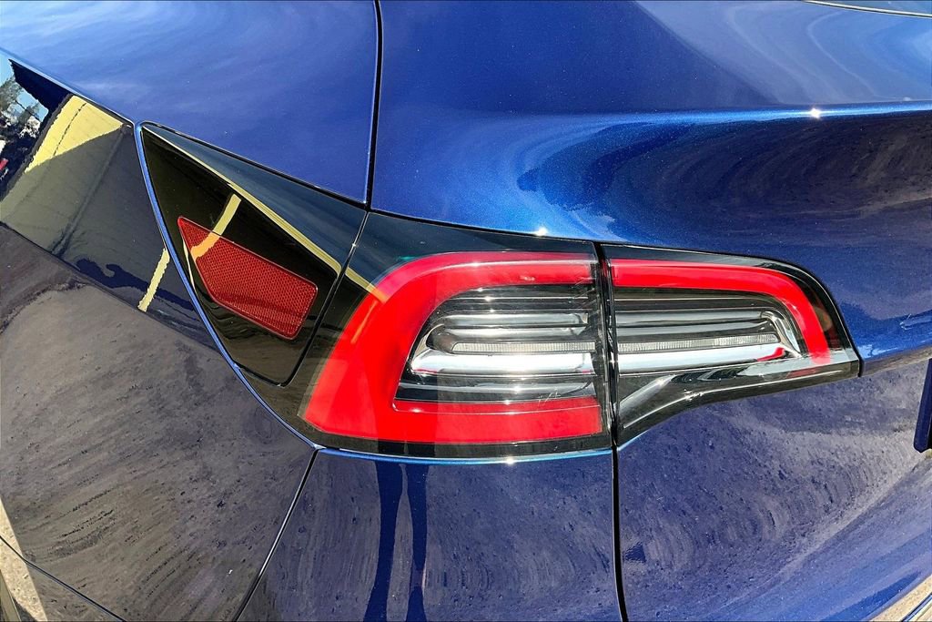 Used 2023 Tesla Model Y Long Range image 28