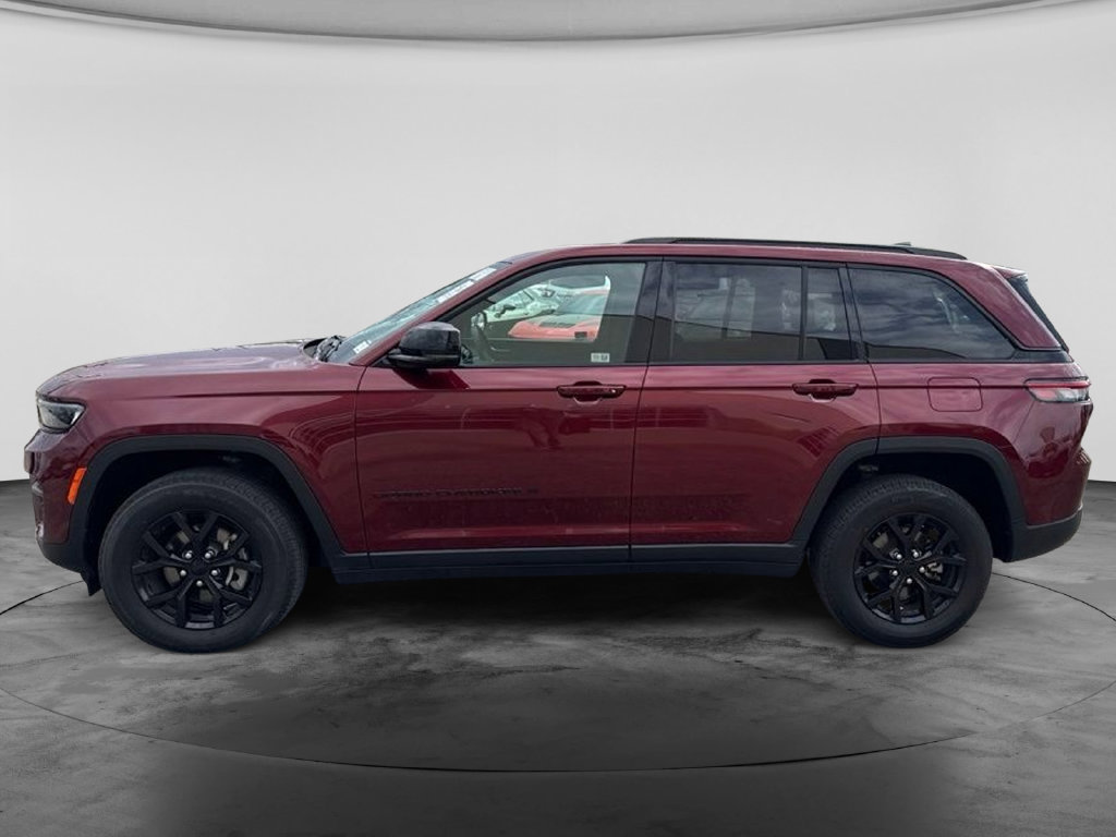 Used 2024 Jeep Grand Cherokee Altitude AWD/4WD image 9