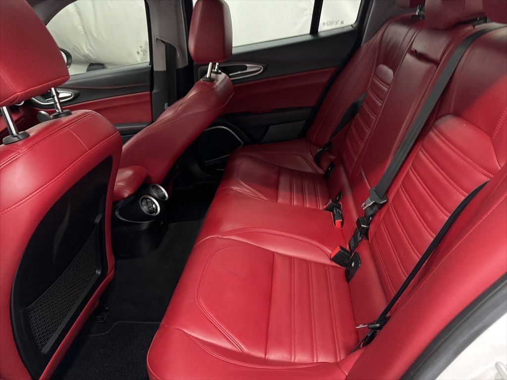 Used 2019 Alfa Romeo Giulia Ti w/ Quick Order Package 22Z Lusso image 21