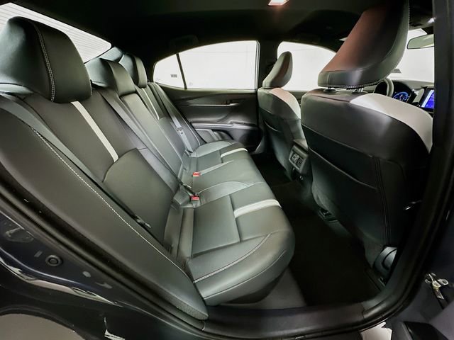 Used 2025 Toyota Camry SE image 25