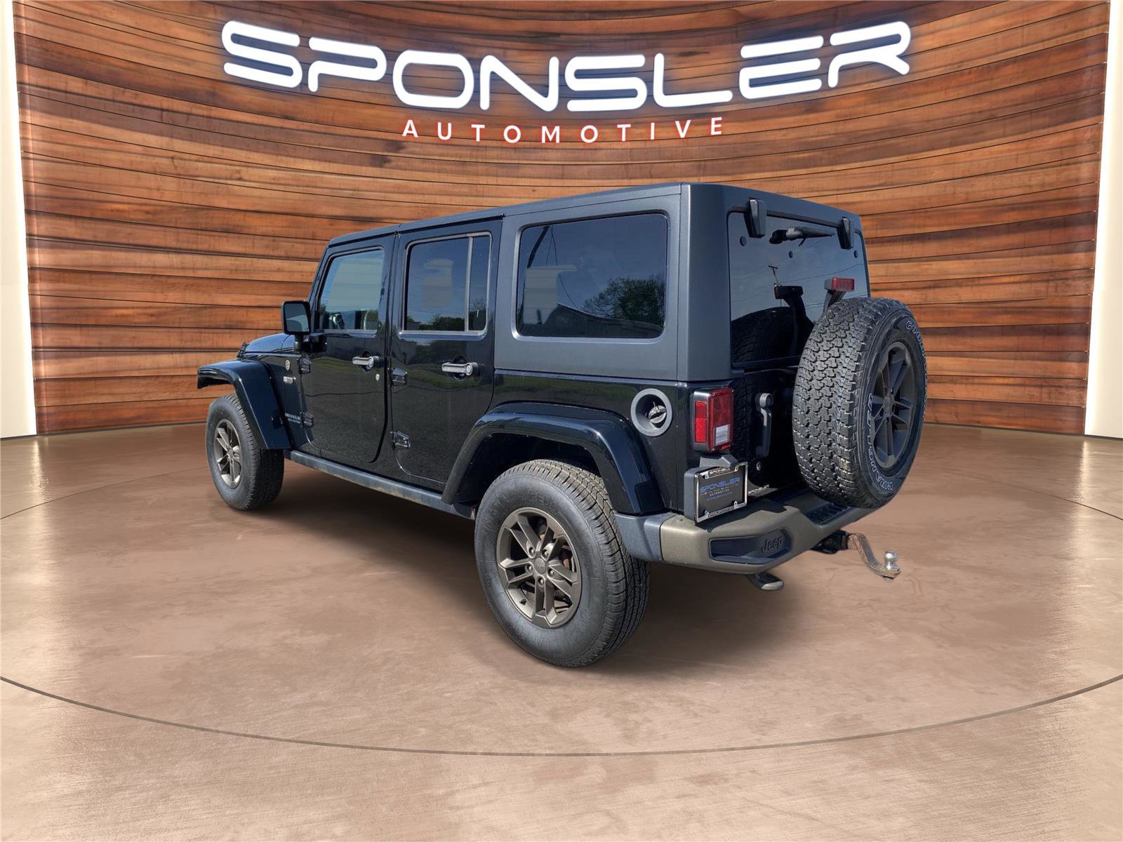 Used 2016 Jeep Wrangler Unlimited Sahara AWD/4WD image 3