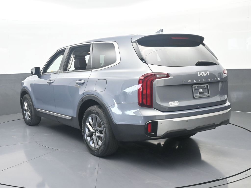 Used 2024 Kia Telluride LX FWD image 4