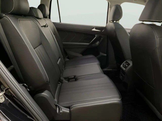 Used 2023 Volkswagen Tiguan SE w/ Panoramic Sunroof Package FWD image 80