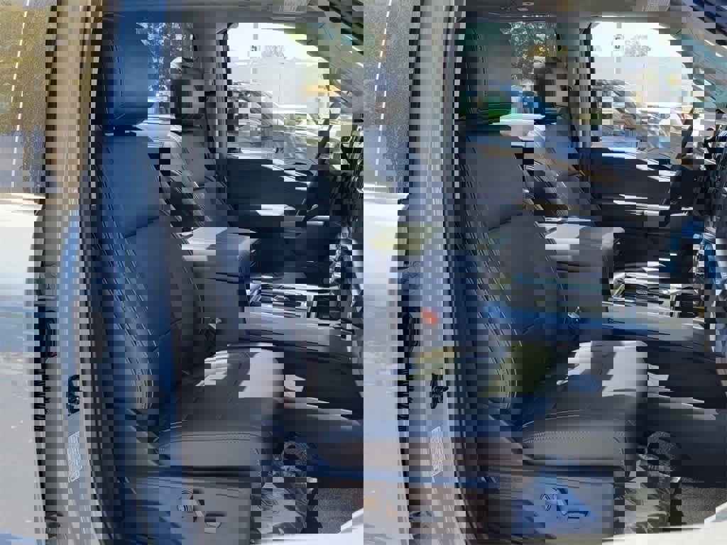 New 2025 Ford F350 Lariat image 15