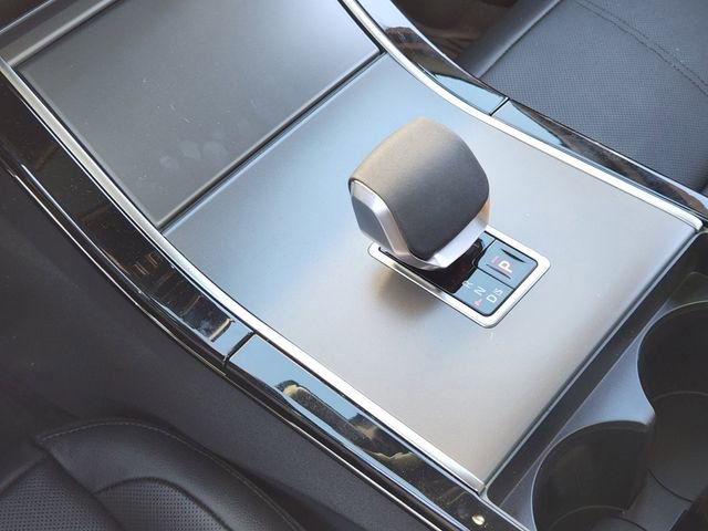 New 2025 Land Rover Range Rover Velar Dynamic SE AWD/4WD image 18