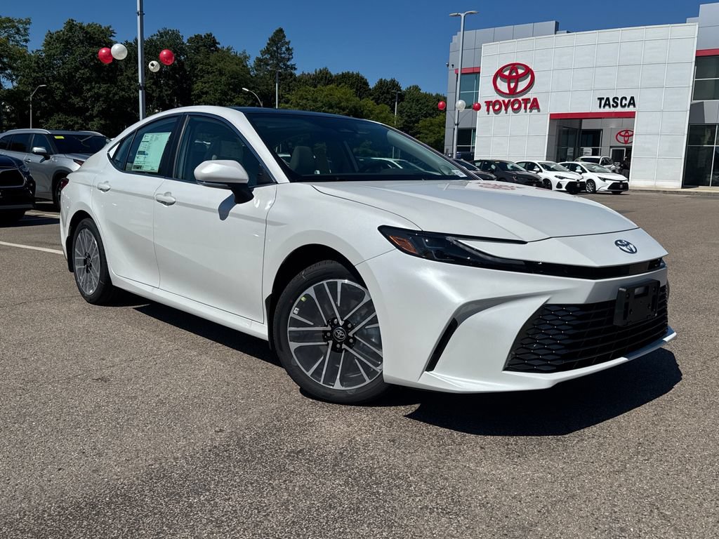 New 2026 Toyota Camry XLE w/ Premium Package