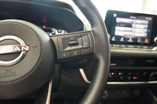 Used 2023 Nissan Rogue S AWD/4WD image 24