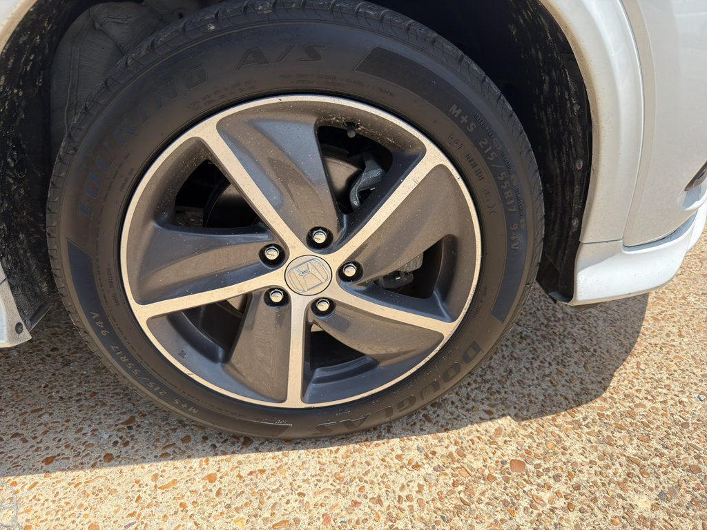 Used 2020 Honda HR-V Touring image 12