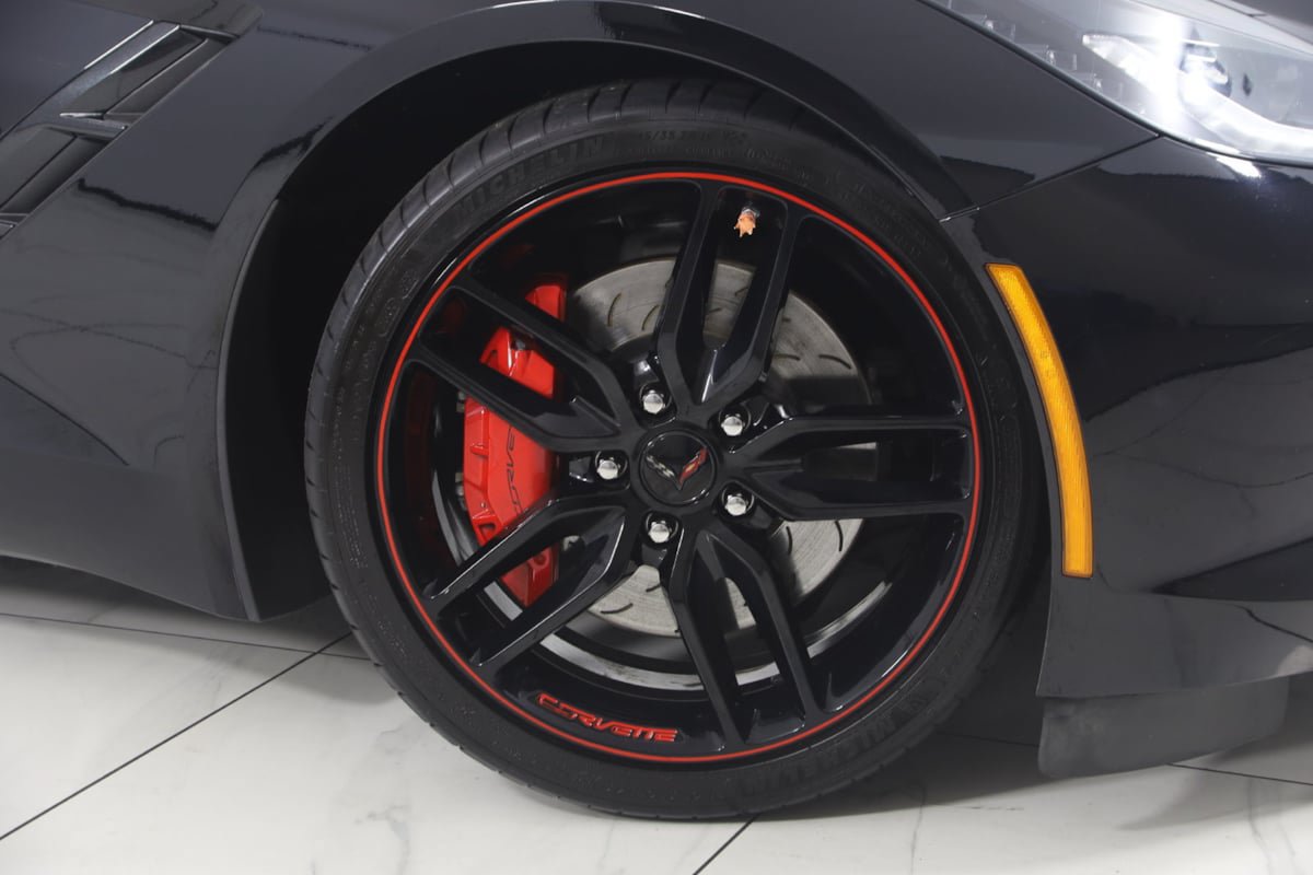 Used 2017 Chevrolet Corvette Stingray Coupe w/ Z51 3LT RWD image 16