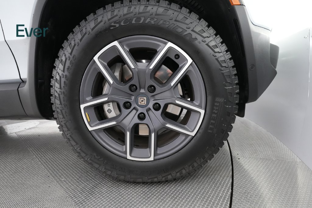 Used 2024 Rivian R1T Adventure Dual AWD/4WD image 23